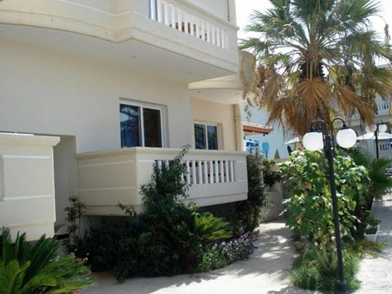 Akatos Hotel Agia Marina Exterior foto