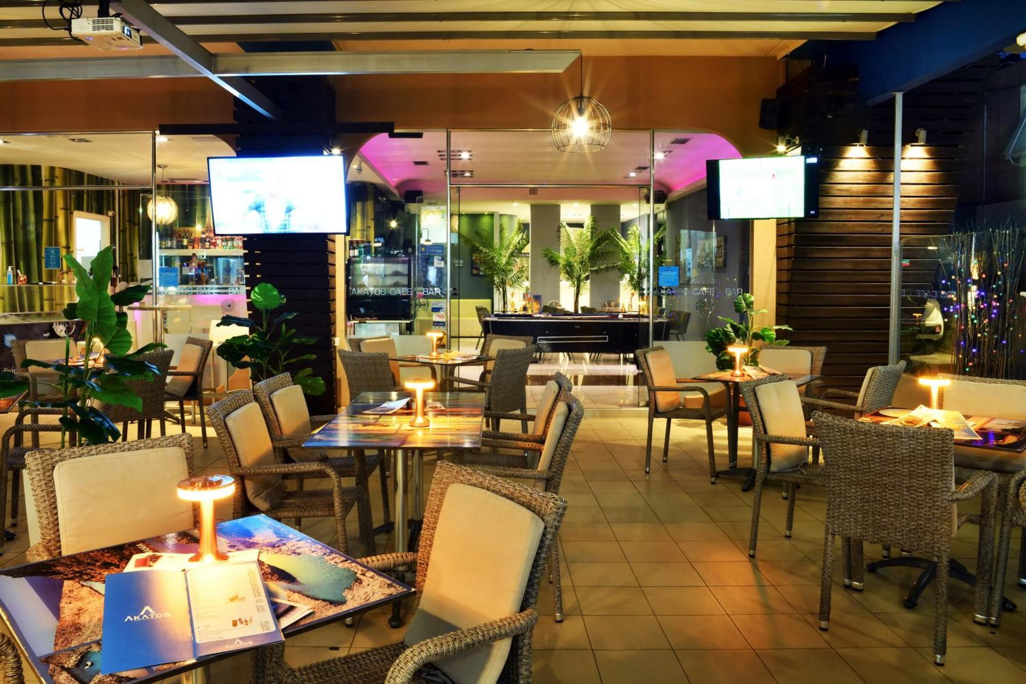 Akatos Hotel Agia Marina Exterior foto