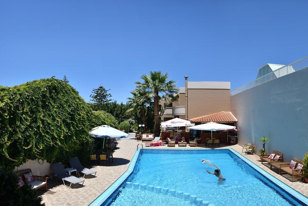Akatos Hotel Agia Marina Exterior foto