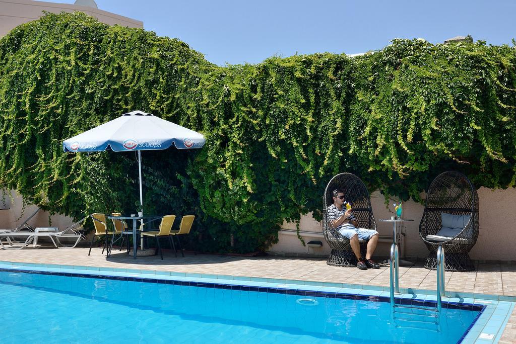 Akatos Hotel Agia Marina Exterior foto