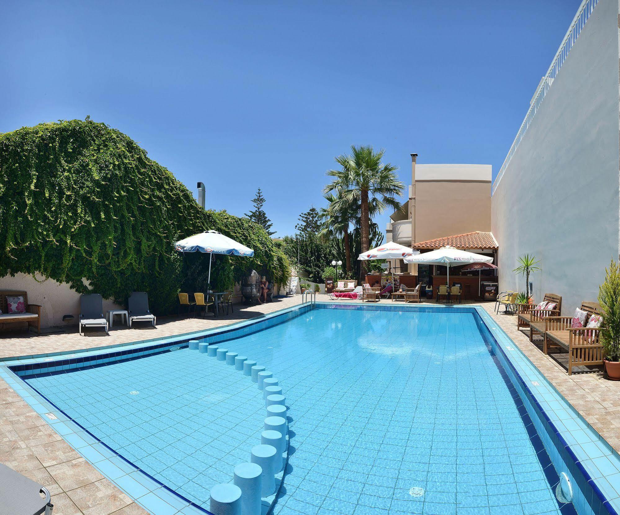 Akatos Hotel Agia Marina Exterior foto
